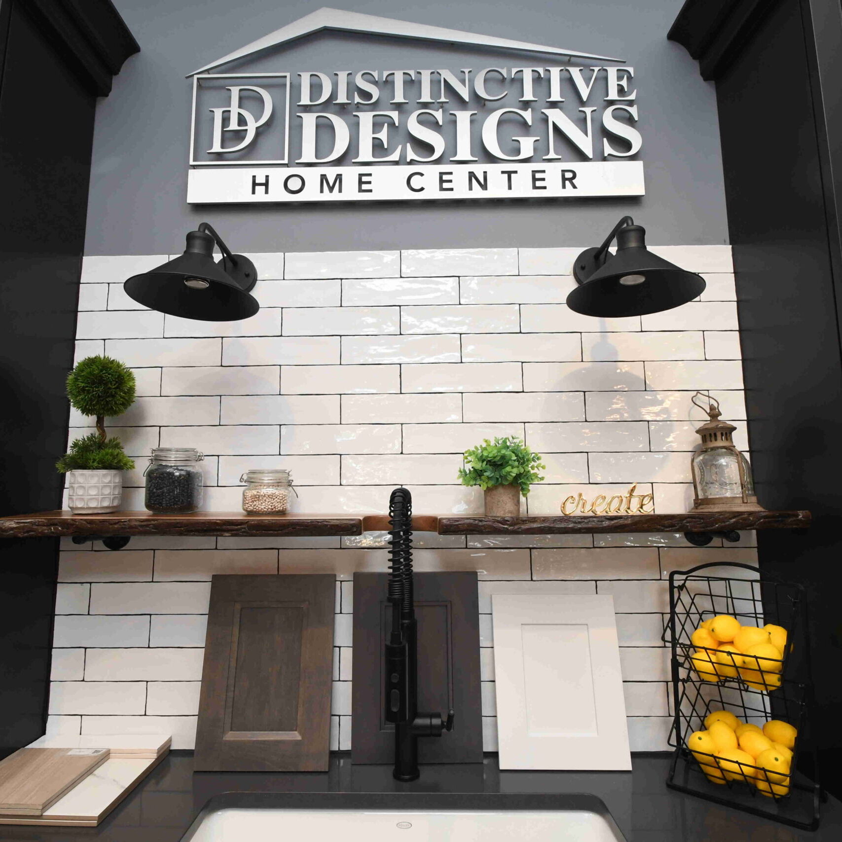 showroom-display-center-island